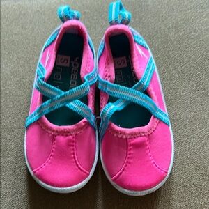 Speedo water shoes - S 5/6